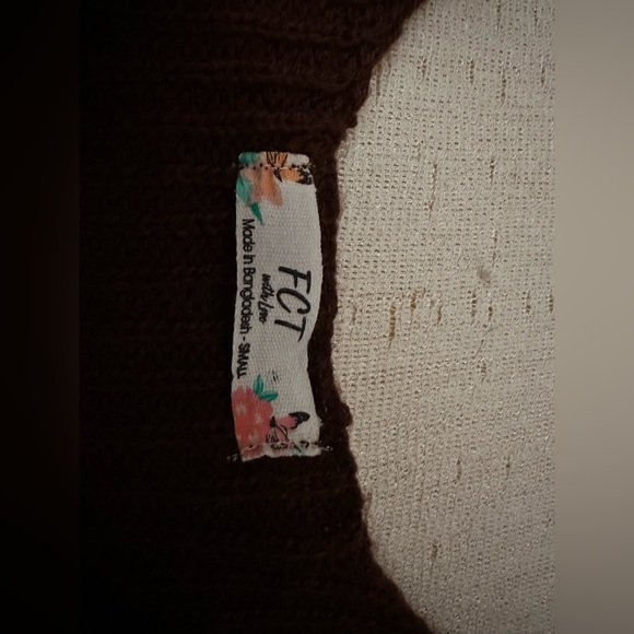 cute winter top - Picture 3 of 3